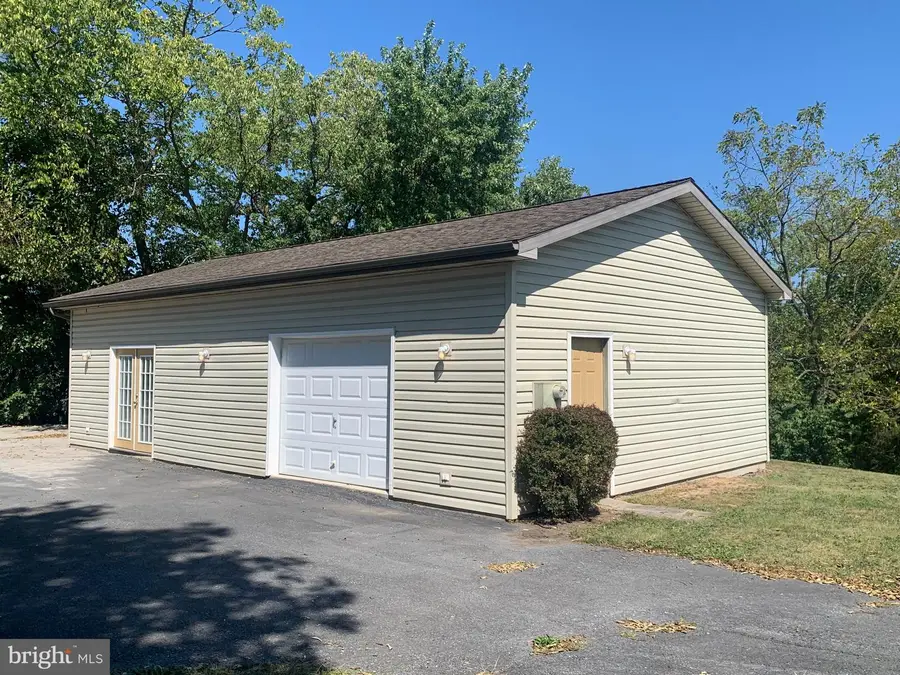 7798 Valley View Ln, Greencastle, PA 17225 - #3
