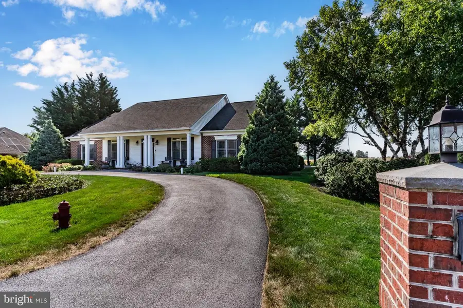 3536 Fox Hill Dr, Chambersburg, PA 17202 - #3