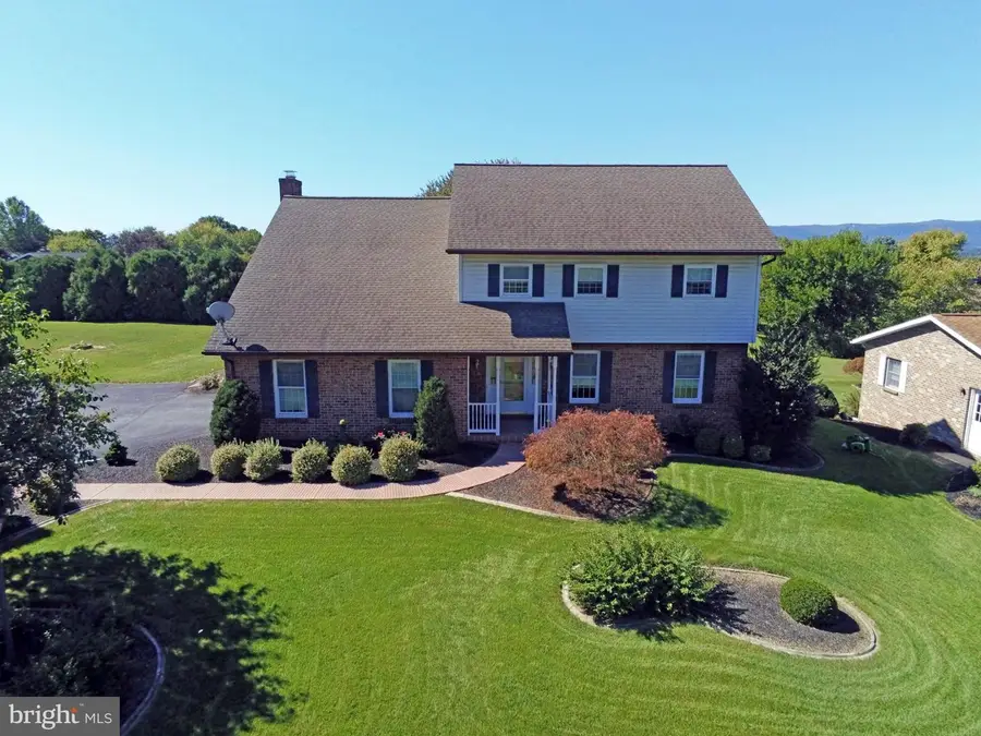 19 Obsidian Dr, Chambersburg, PA 17202 - #2