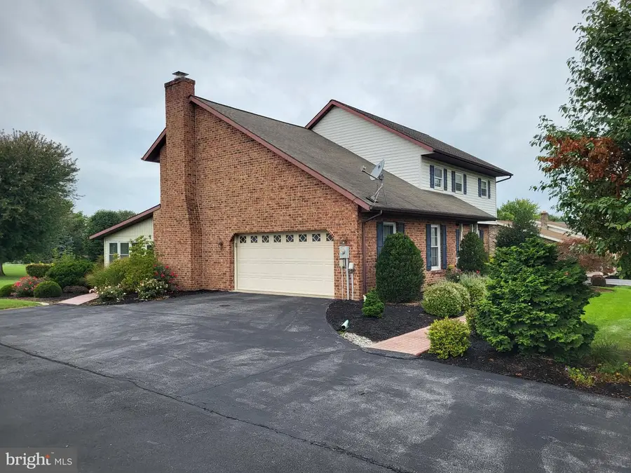 19 Obsidian Dr, Chambersburg, PA 17202 - #3