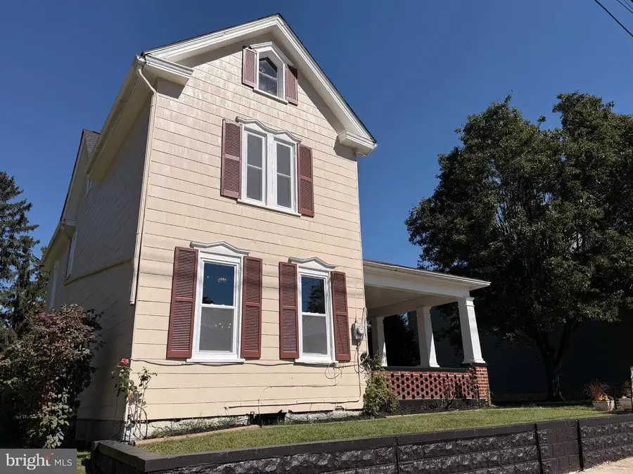 351 E Catherine St, Chambersburg, PA 17201 - #2