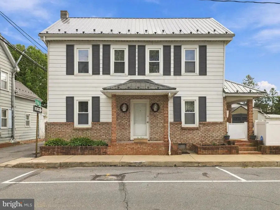 29 N Jefferson St, Greencastle, PA 17225 - #3
