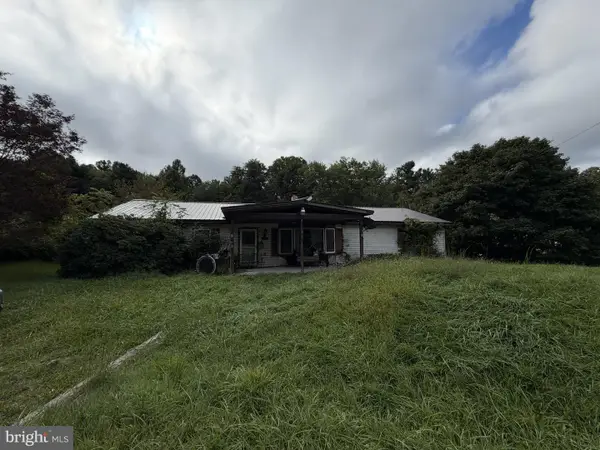 11682 Loop Rd, FAYETTEVILLE, PA 17222
