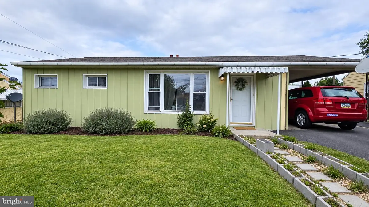 445 Hamilton Ave, Chambersburg, PA 17201 - #1