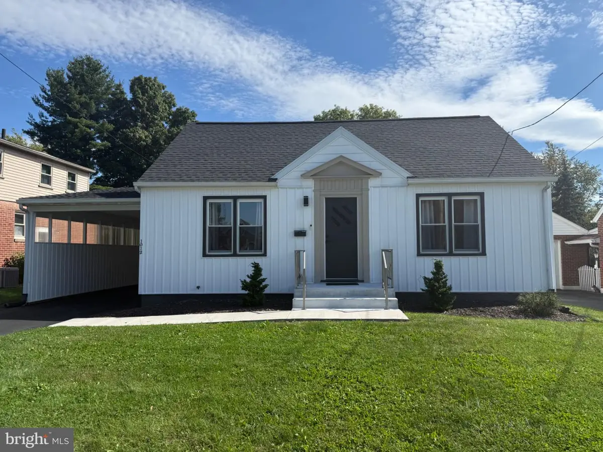 1012 S Coldbrook Ave, Chambersburg, PA 17201 - #1