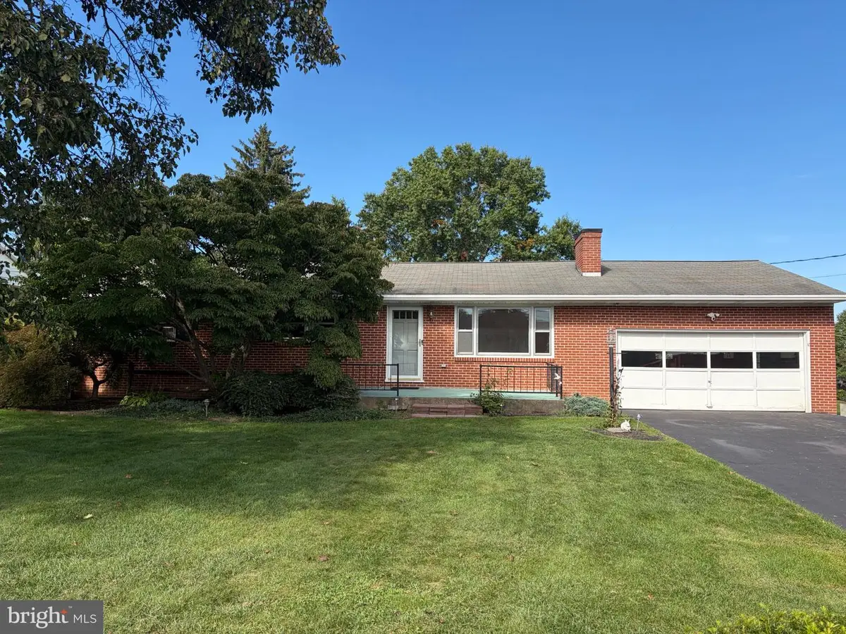 565 Lindia Dr, Chambersburg, PA 17202 - #1