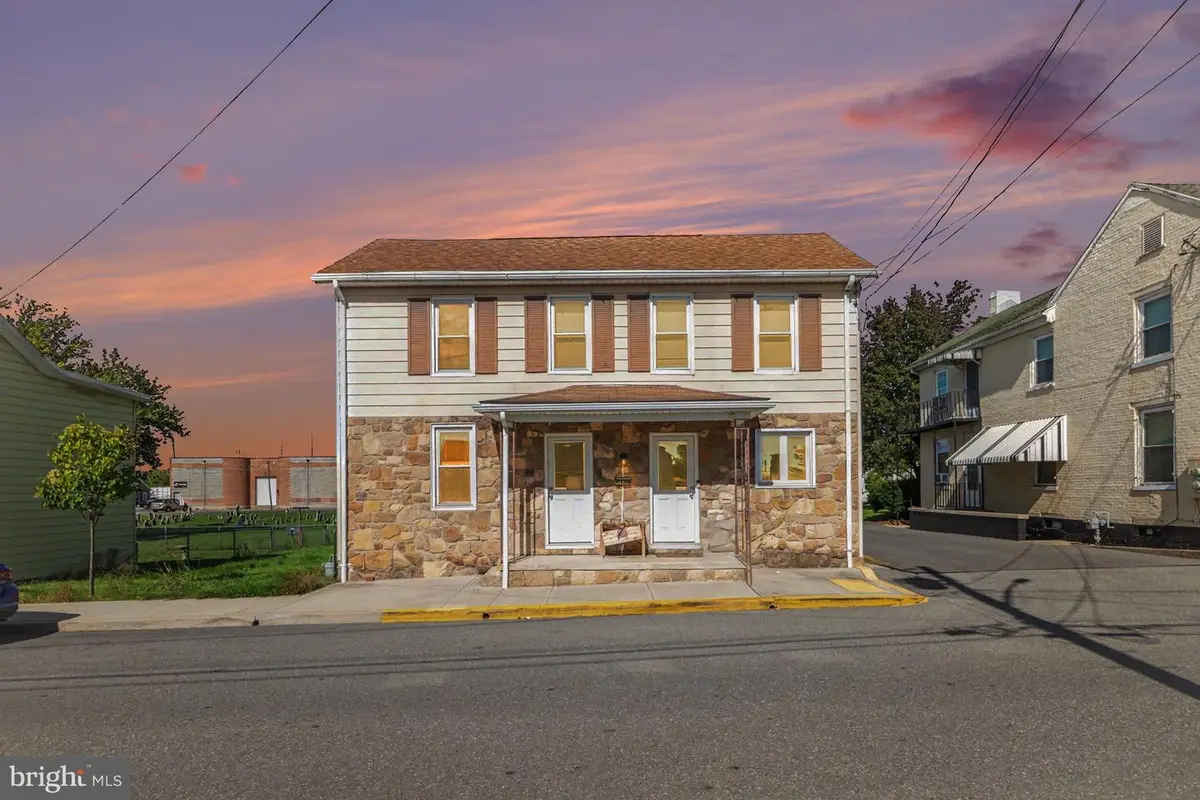 128 E Madison St E, Greencastle, PA 17225 - #1