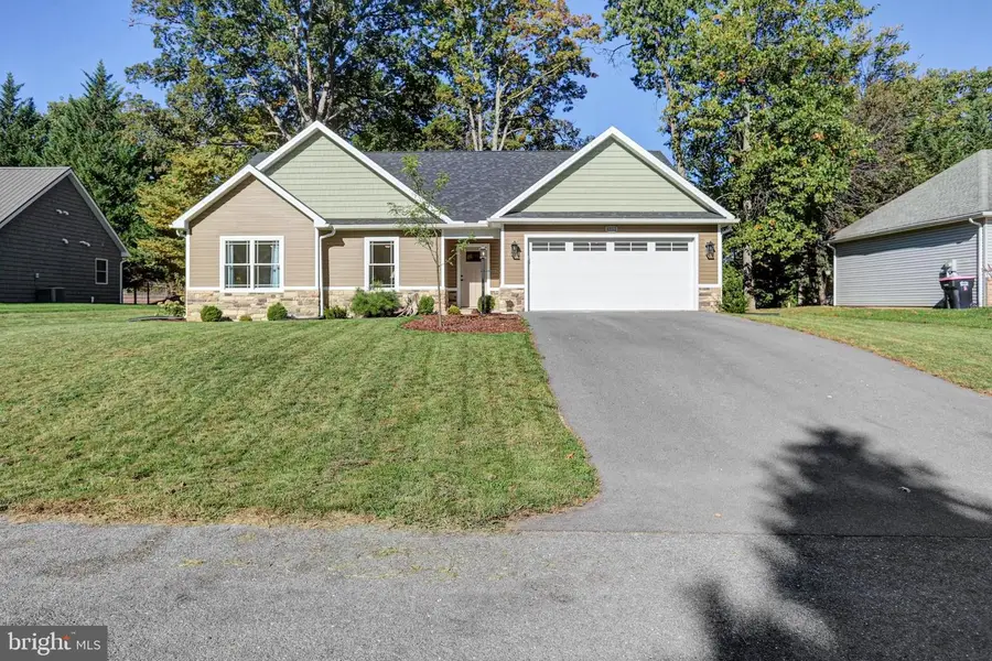 6512 Pullhook Ln, Fayetteville, PA 17222 - #2