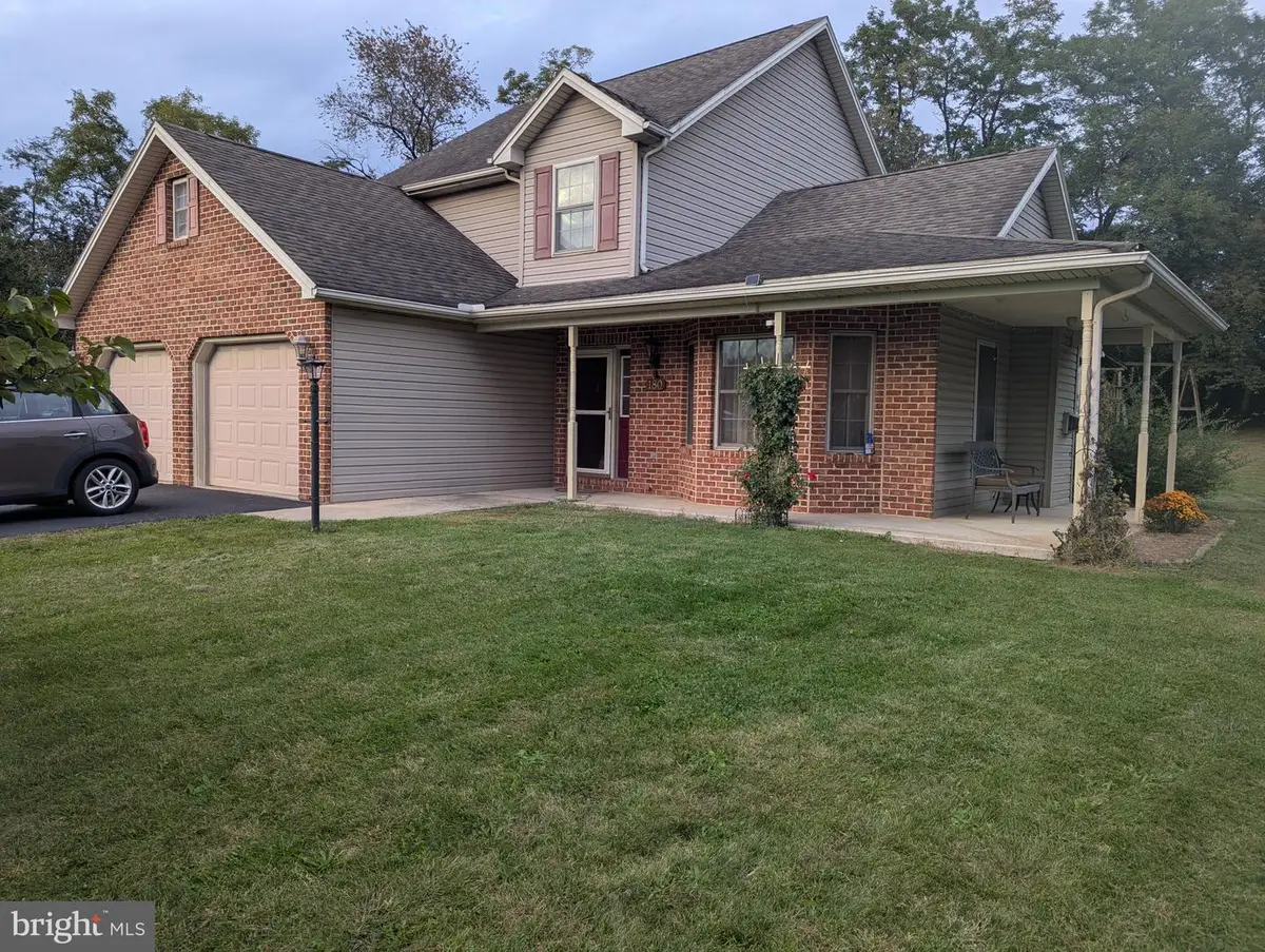 180 N Blackberry Ln, Fayetteville, PA 17222 - #1
