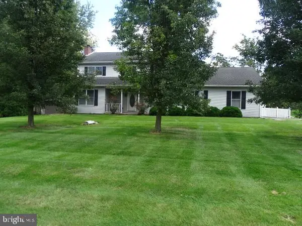 438 Larkspur Ln, CHAMBERSBURG, PA 17202