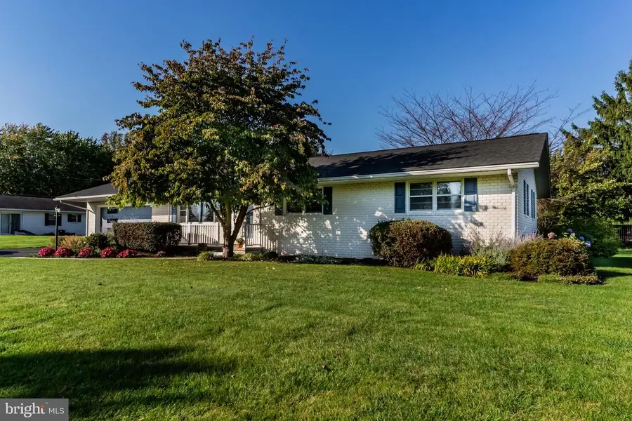 1495 Linmar Dr, Chambersburg, PA 17202 - #3