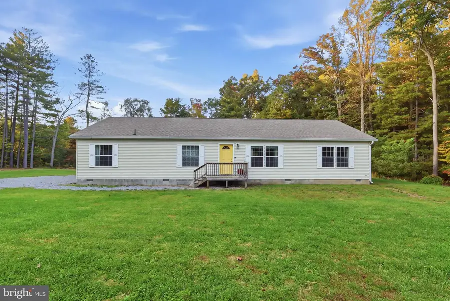 617 Pine Mountain Dr, Fayetteville, PA 17222 - #2