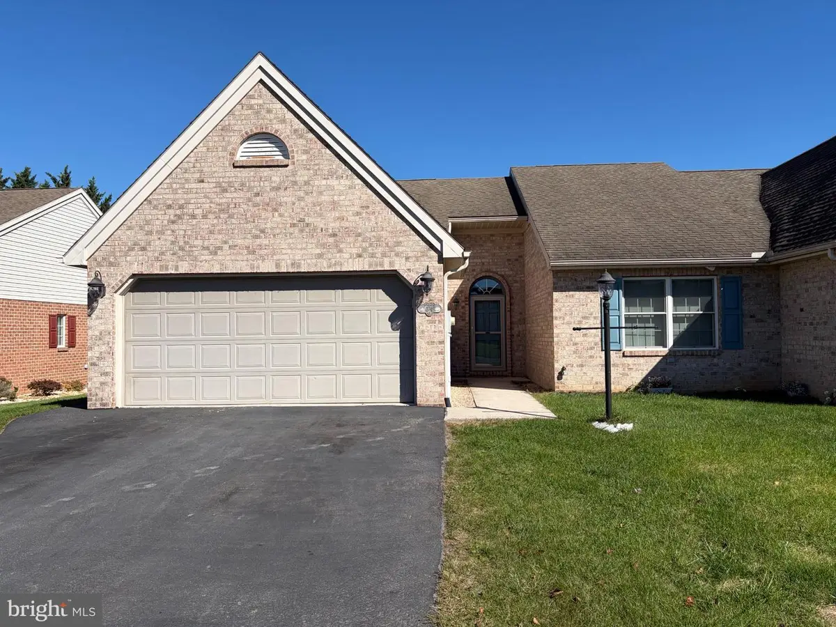 374 Martina Dr, Chambersburg, PA 17202 - #1