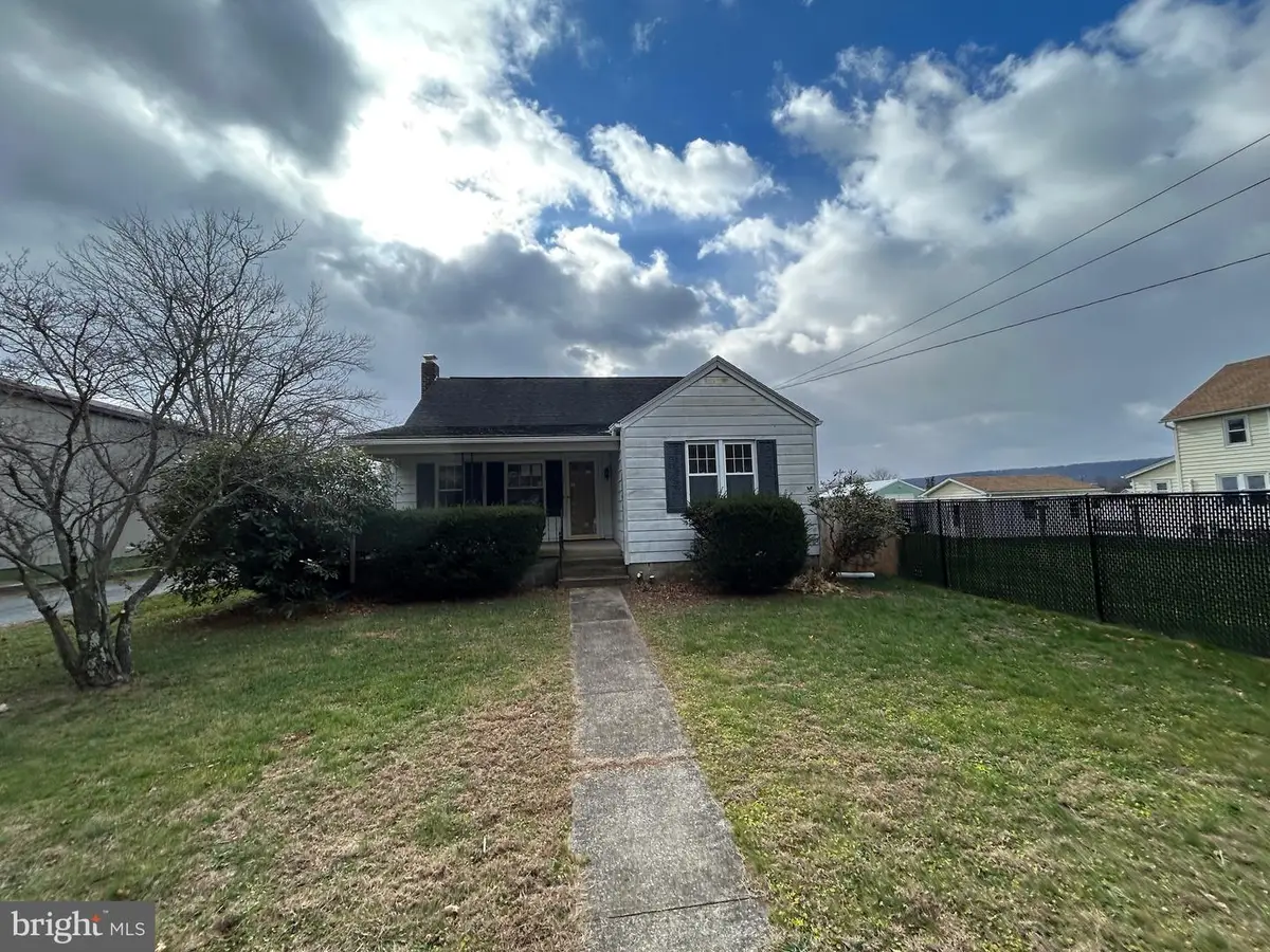 711 E Market St, McConnellsburg, PA 17233 - Image #1