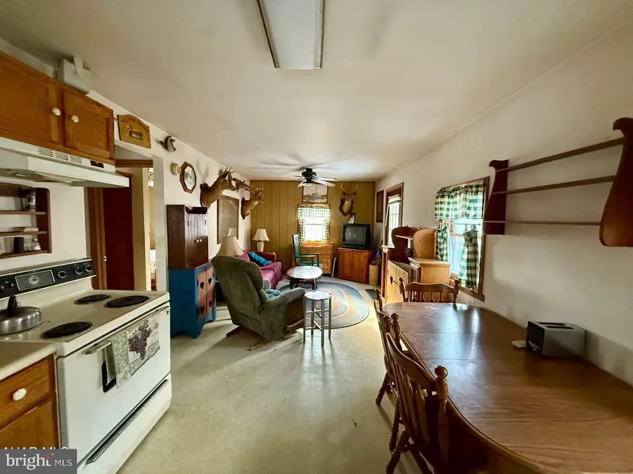 140 Dogwood Ln, Crystal Spring, PA 15536 - Image #3