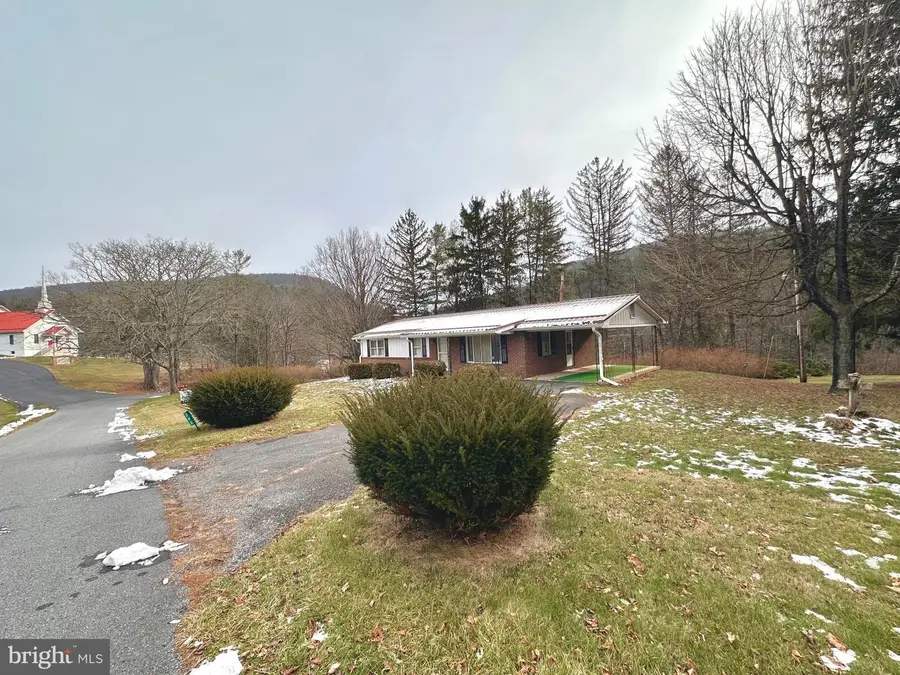242 Gracey Rd, Waterfall, PA 16689 - Image #2