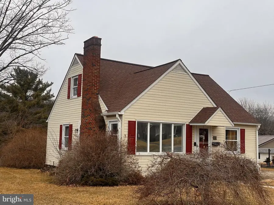 313 S 1st St, McConnellsburg, PA 17233 - #2