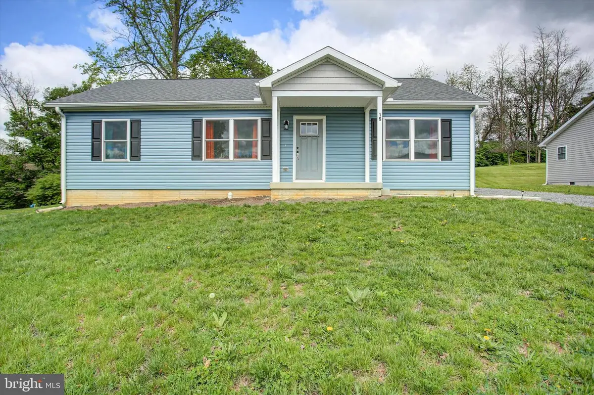 19 Brooklyn Dr, McConnellsburg, PA 17233 - #1