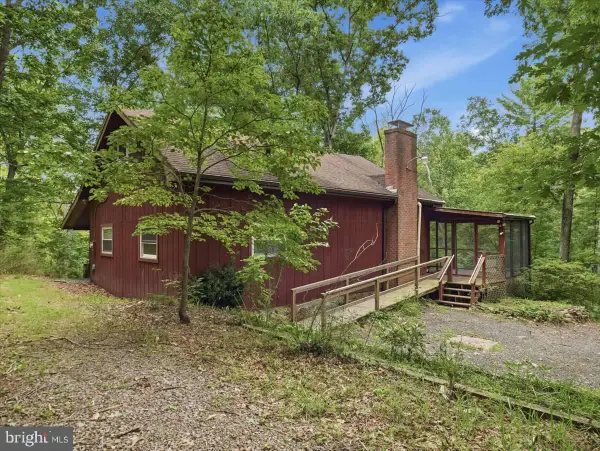 598 Oak Ridge Dr, MC CONNELLSBURG, PA 17233