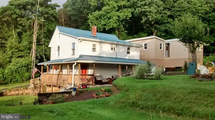 136 S Penn St, Mount Union, PA 17066 - #2