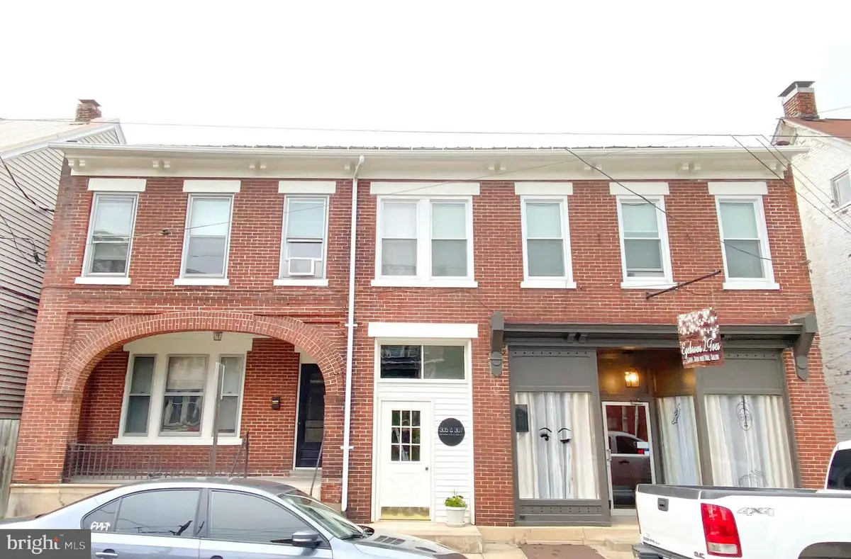307 Washington St, Huntingdon, PA 16652 - #1