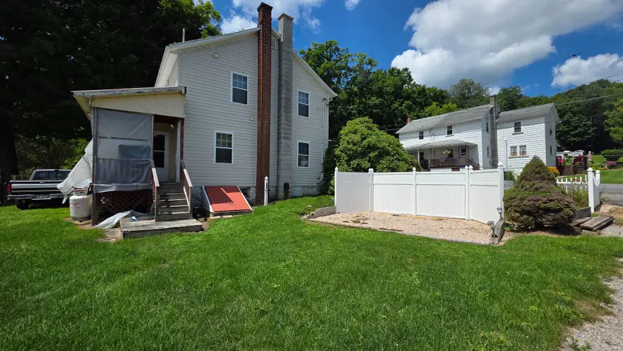 124 Church St, Robertsdale, PA 16674 - #2