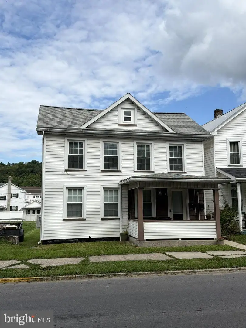 1427 Moore St, Huntingdon, PA 16652 - #1