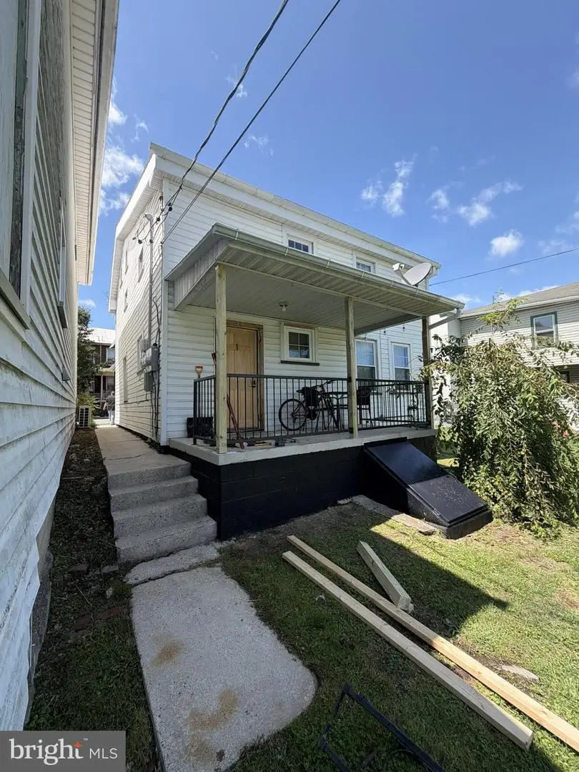 1427 Moore St, Huntingdon, PA 16652 - #2