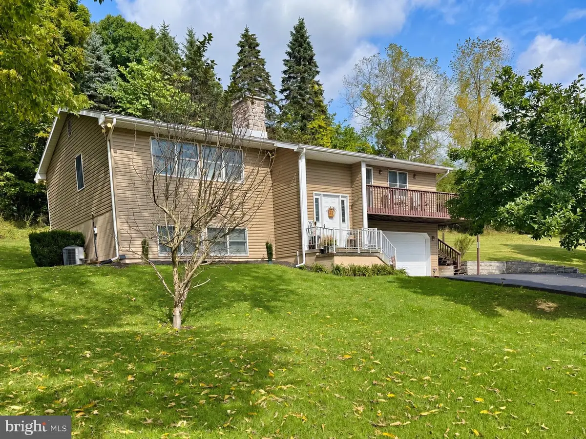 331 Simpson St, Huntingdon, PA 16652 - #1