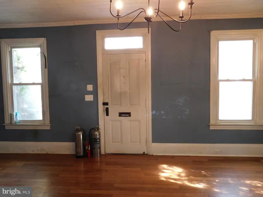 100 N Fifth St, Mifflintown, PA 17059 - Image #2