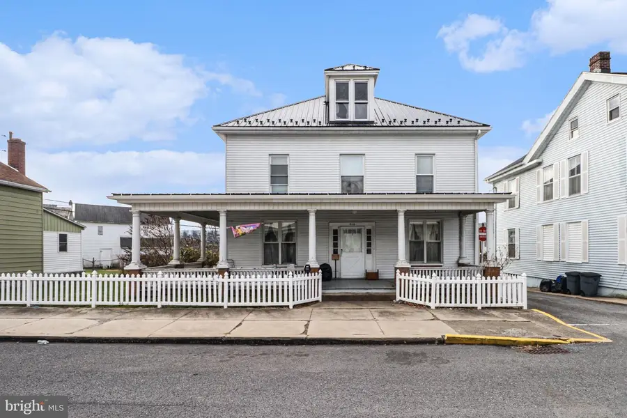 410 Orange St, Mifflintown, PA 17059 - #3