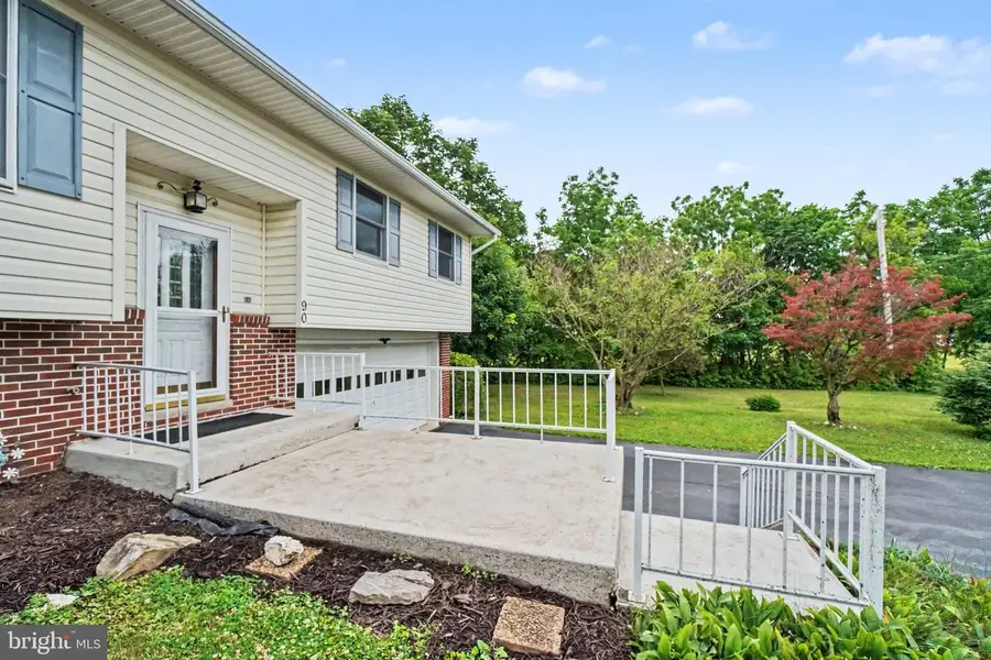 90 Pine Maple St, McAlisterville, PA 17049 - #2