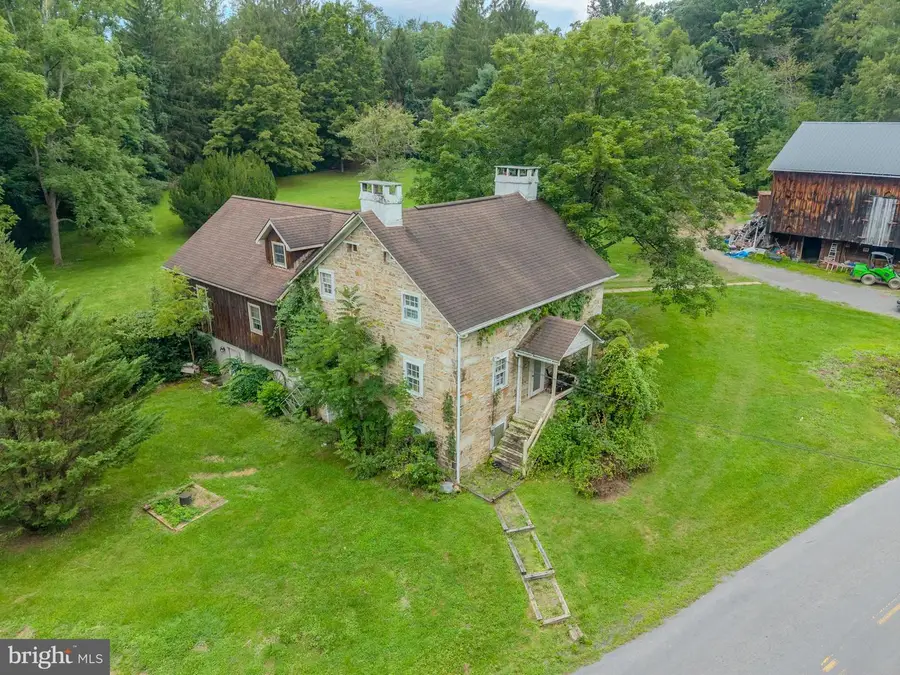4596 Arch Rock Rd, Mifflintown, PA 17059 - #2