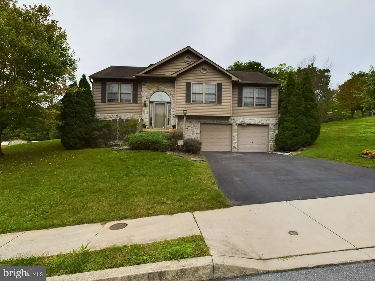 403 Rabbit Hill Ln, Lancaster, PA 17603 - #1