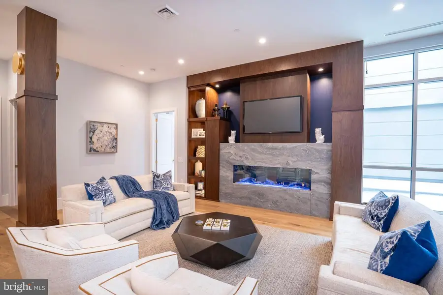 101 N Queen St #407 Penthouse, Lancaster, PA 17603 - Image #3