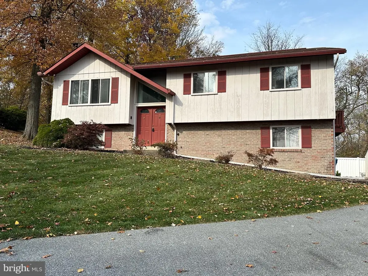 2776 Stevens Summit Dr, Columbia, PA 17512 - Image #1