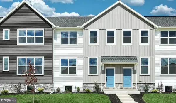 73 N Conifer Dr, ELIZABETHTOWN, PA 17022