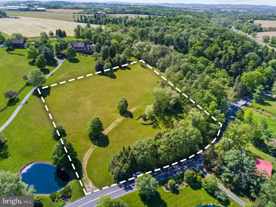 3571 Meadow View Rd, Manheim, PA 17545 - Image #2