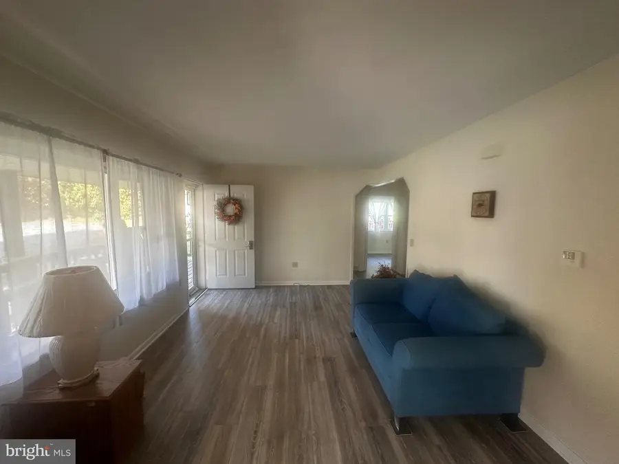 28 Laurel Ave, Elizabethtown, PA 17022 - Image #2