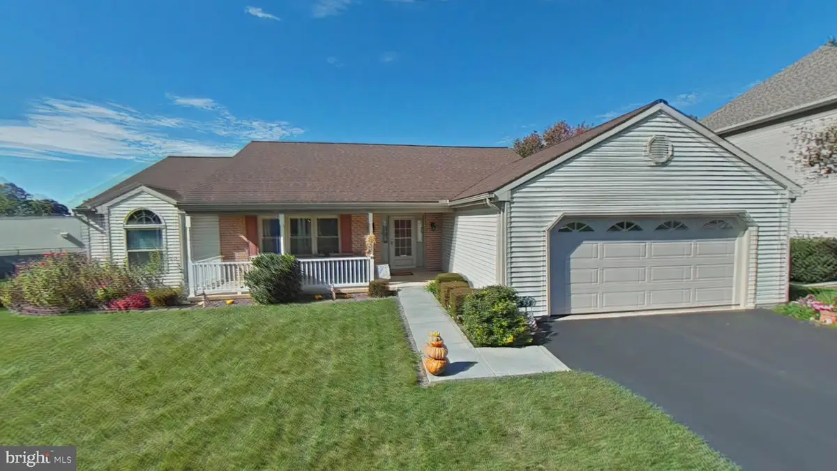 35 Duffield Dr, Lititz, PA 17543 - Image #1