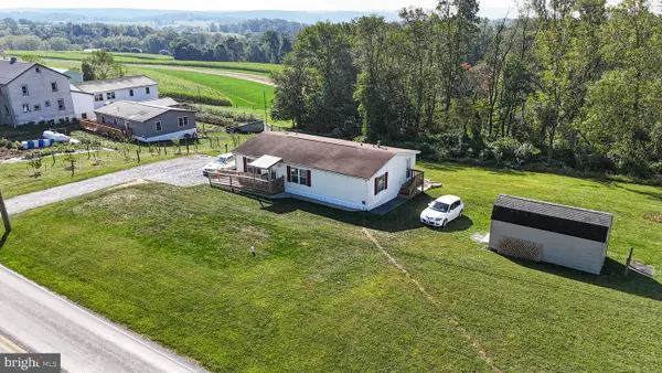 5892 Meadville Rd, NARVON, PA 17555