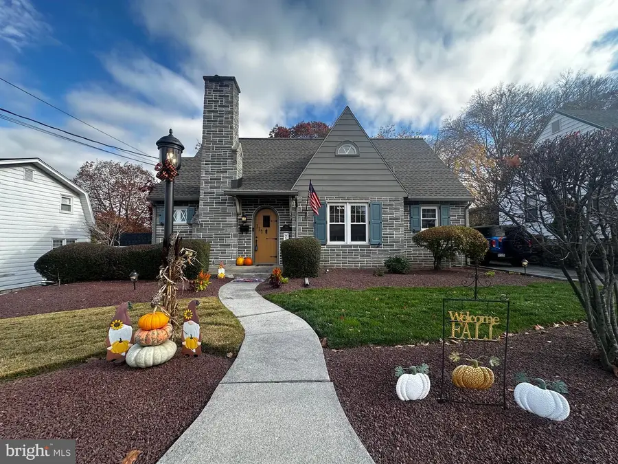 719 S Spruce St, Elizabethtown, PA 17022 - Image #2