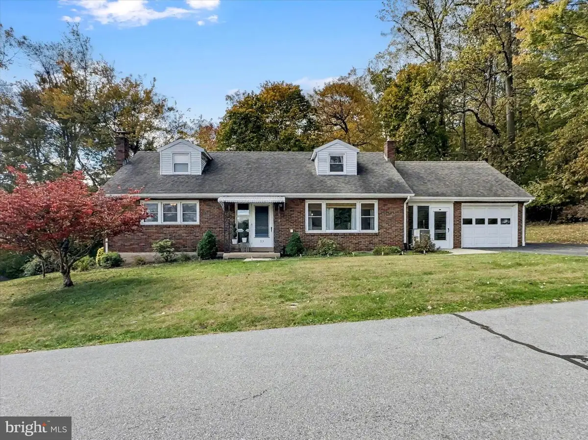 53 Chestnut St, Adamstown, PA 19501 - Image #1