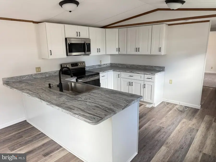 2 Freeman Dr, Reinholds, PA 17569 - Image #2