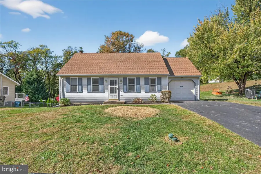 364 Primrose Ln, Mountville, PA 17554 - Image #2