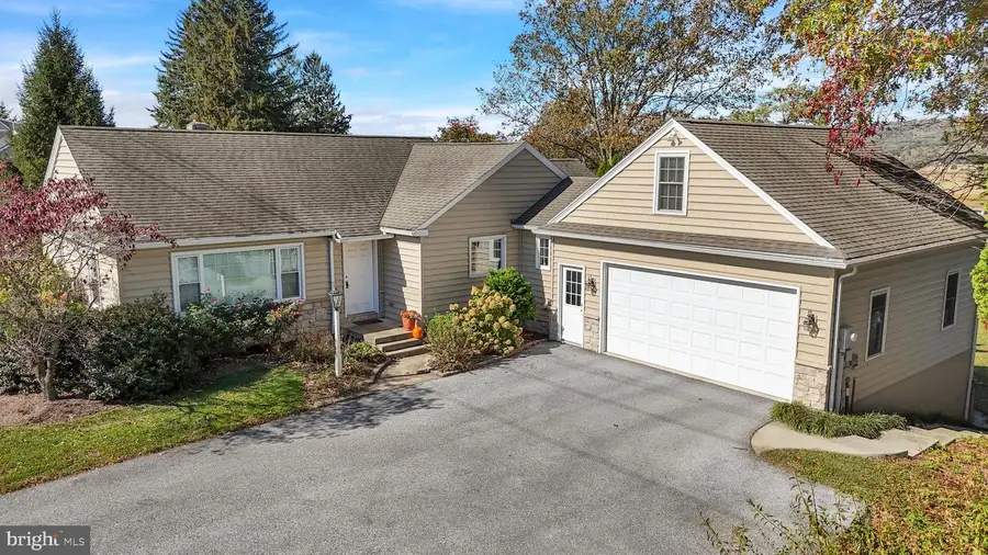 1524 Newport Rd, Manheim, PA 17545 - Image #2