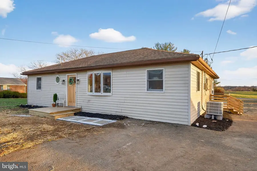 2472 Leaman Rd, Ronks, PA 17572 - Image #2