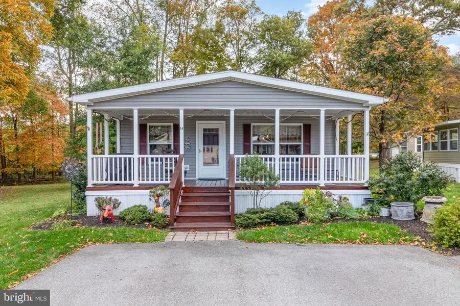 34 Rainbow Cir, Elizabethtown, PA 17022 - Image #2