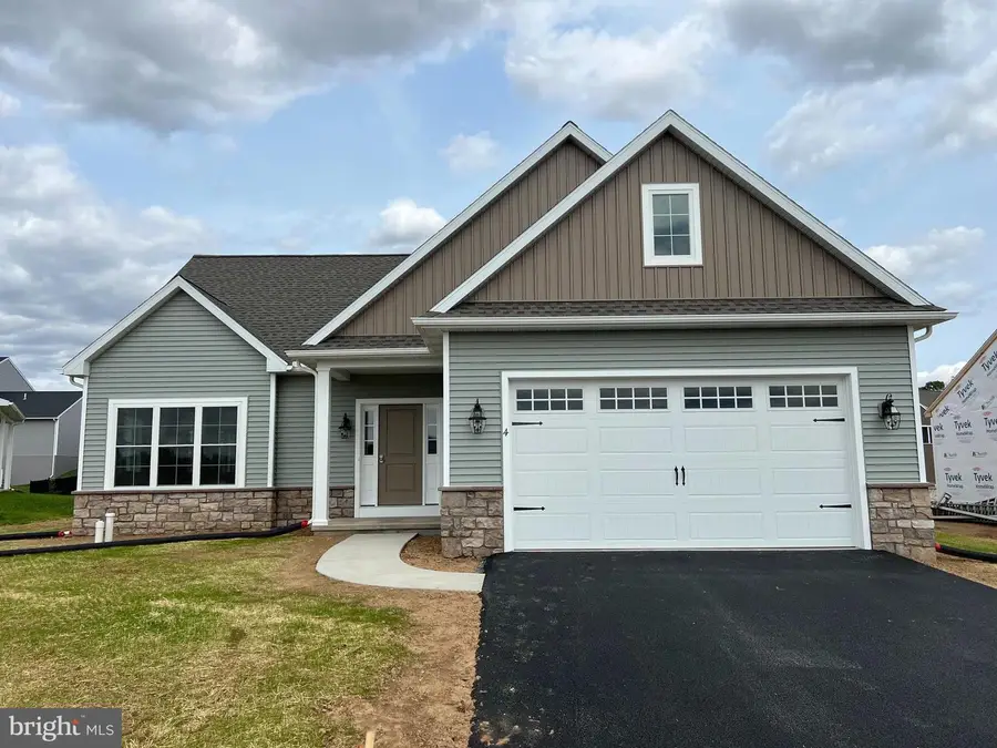 123 N. West View Dr, Elizabethtown, PA 17022 - Image #2