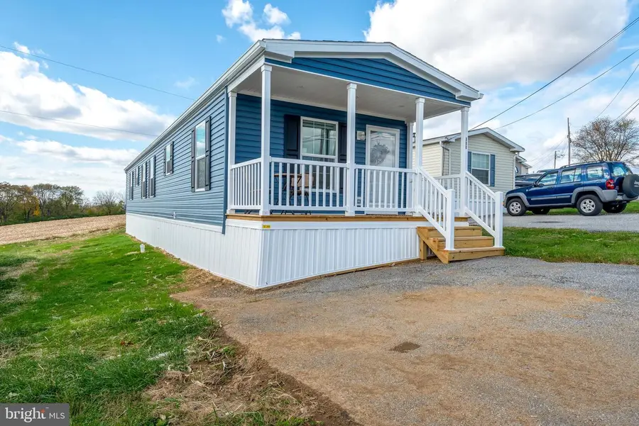 300 Pfautz Hill Rd, Stevens, PA 17578 - Image #2